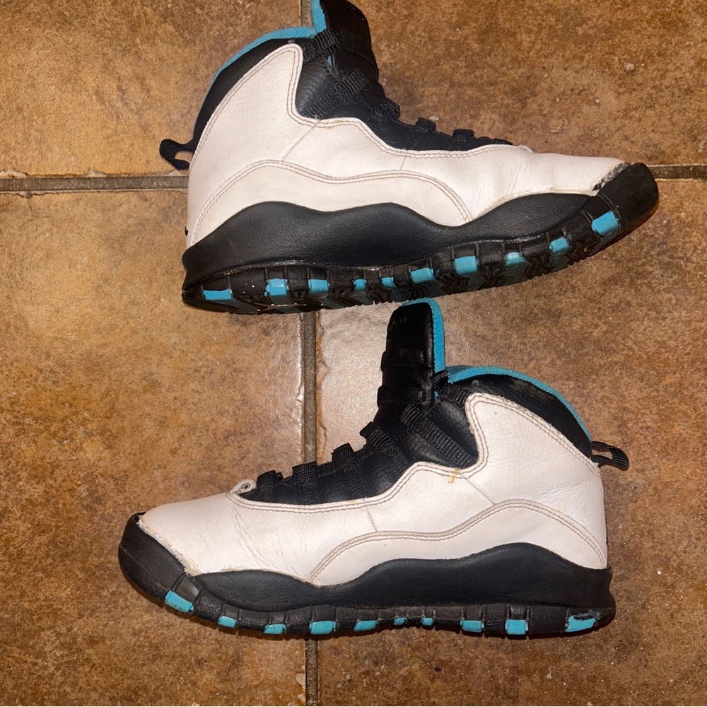 OFFERS OPEN. Jordan 10 Retro Powder Blue 2014 Size 5Y 6.5W Jordans